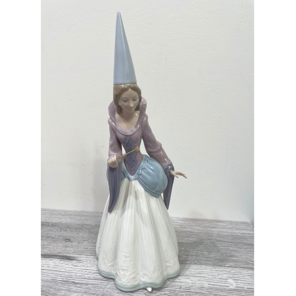 Nao by Lladro Figurine 1007 Fairy‎ Godmother Lady with Wand Retired